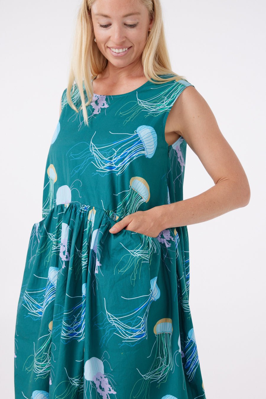 Maternity-and-Breastfeeding-Dress-in-Green-Jellyfish-Print-pockets-Rex-and-Isla